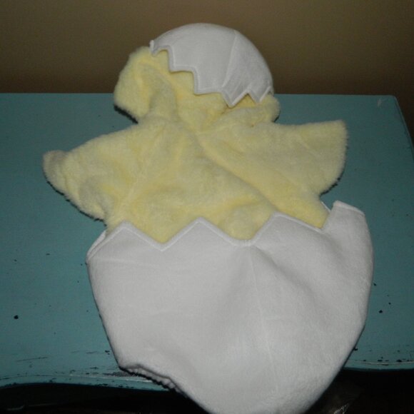 Pottery Barn KIds Chick Egg Halloween Easter Costume 0-6 mths (K-24) - Picture 2 of 4